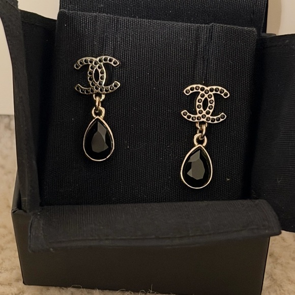 CHANEL Jewelry - CHANEL CC Drop Earrings Black and Gold